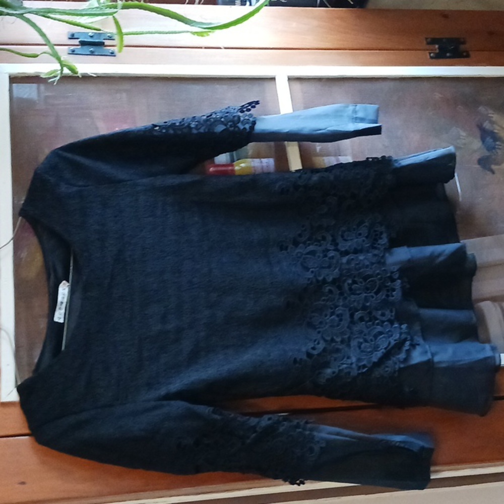 Womans Blouse Top M. Black Dressy